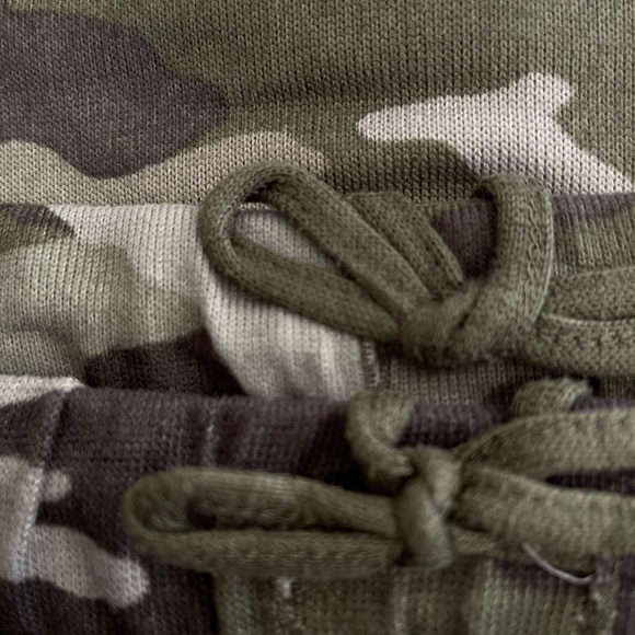 Lucky Brand Ladies' 4-Piece Pajama Set Green (Distressed Camo) S-M-L - Picture 7 of 12